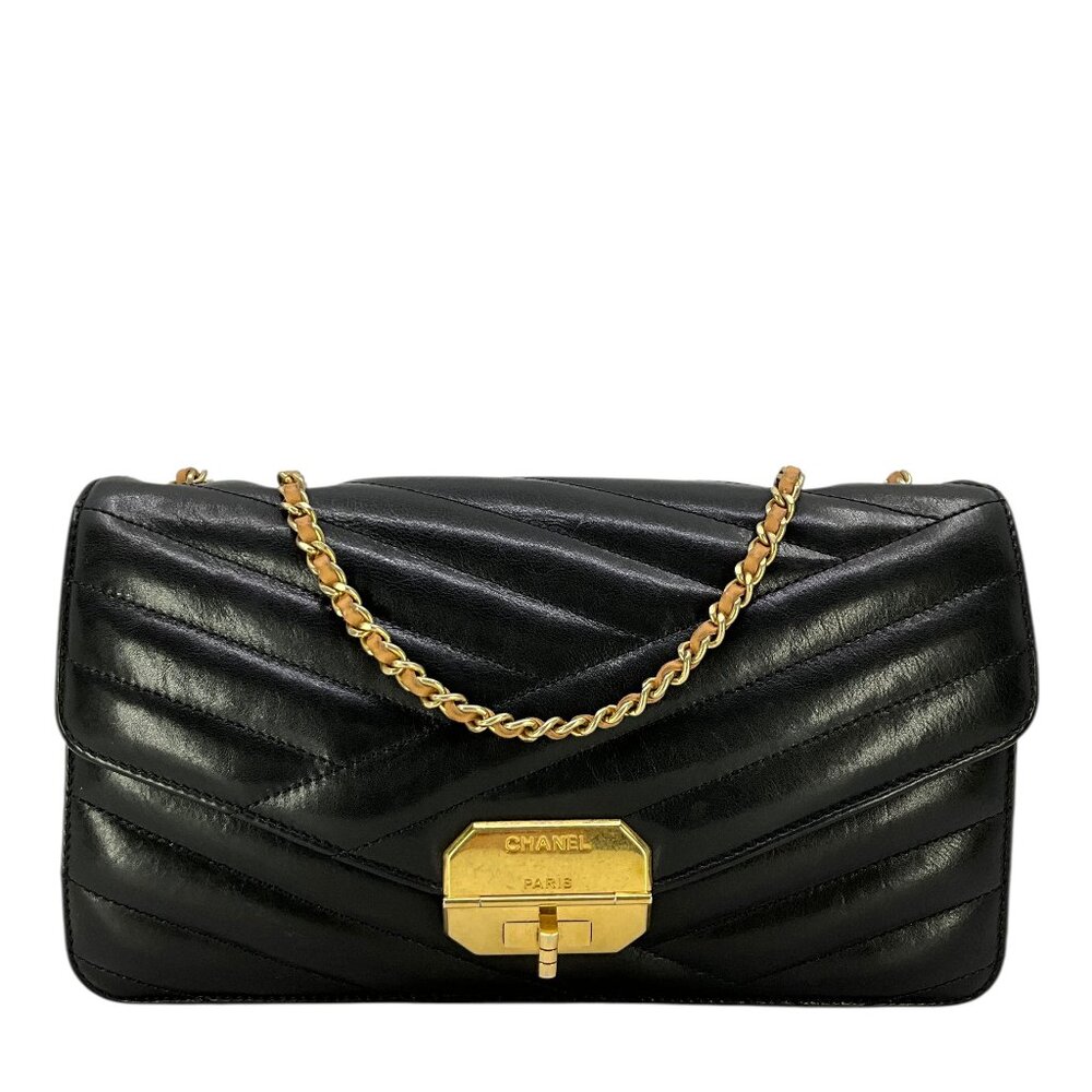 CHANEL Gabrielle Chevron Quilted Leather Medium Flap Bag